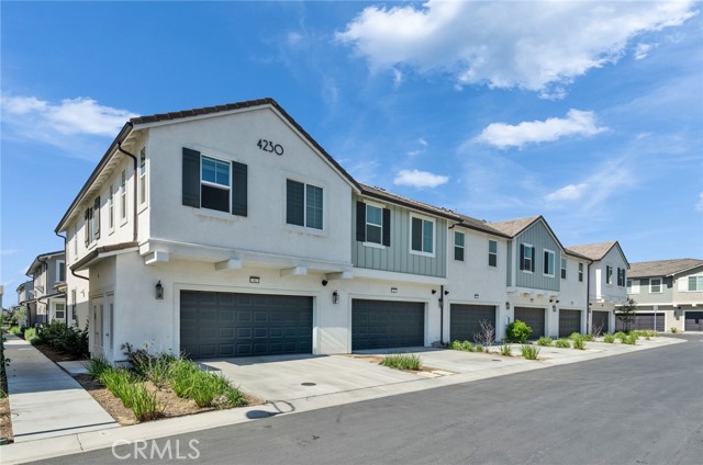 Detail Gallery Image 3 of 29 For 4230 S Hibiscus Paseo #91,  Ontario,  CA 91761 - 3 Beds | 2/1 Baths
