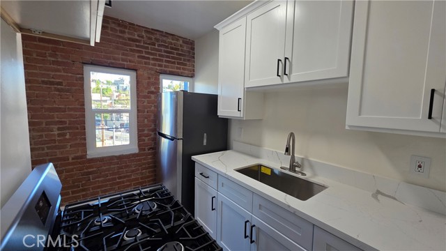 Detail Gallery Image 7 of 18 For 3804 W Sunset Blvd. #201,  Silver Lake Los Angeles,  CA 90026 - 1 Beds | 1 Baths