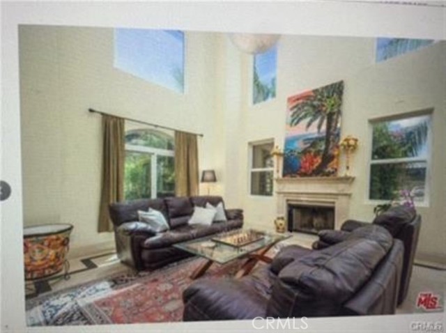 Detail Gallery Image 6 of 13 For 5717 Melvin Ave, Tarzana,  CA 91356 - 10 Beds | 6 Baths