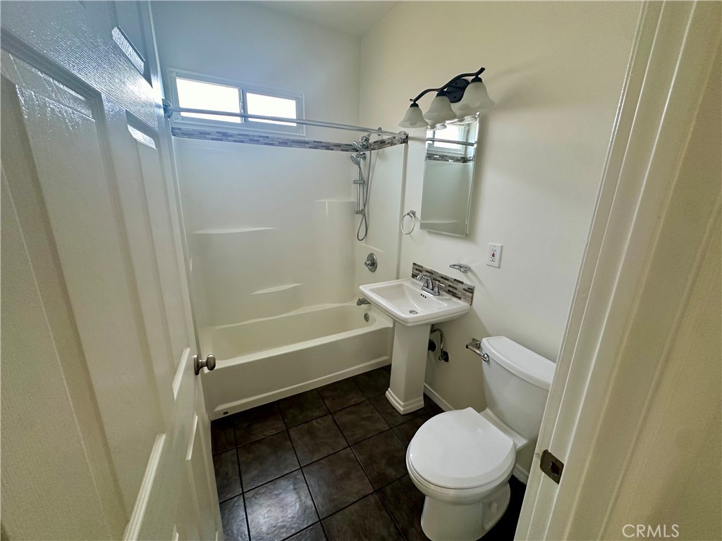 https://media.crmls.org/medias/873e20ac-4032-4eb5-a582-e4452092a993.jpg?preset=X-Large