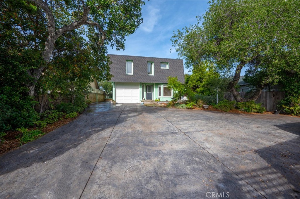 555 Crown Hill Street, Arroyo Grande, CA 93420