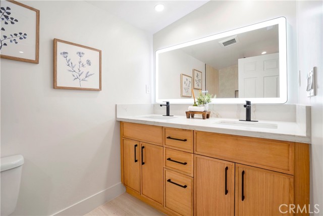 Detail Gallery Image 28 of 51 For 18324 Sylvan St, Tarzana,  CA 91335 - 4 Beds | 2 Baths