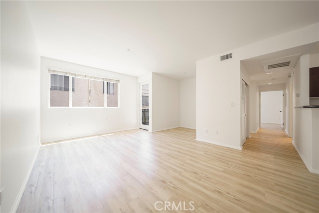 13941 Sherman Way, Van Nuys CA: https://media.crmls.org/medias/8741d5e0-d067-4a18-b0d5-4bb1f211eef5.jpg
