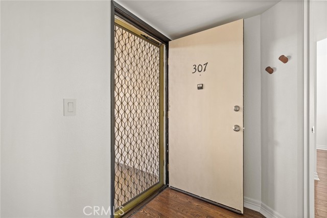 Detail Gallery Image 4 of 26 For 1100 Newport Ave #307,  Long Beach,  CA 90804 - 2 Beds | 2 Baths
