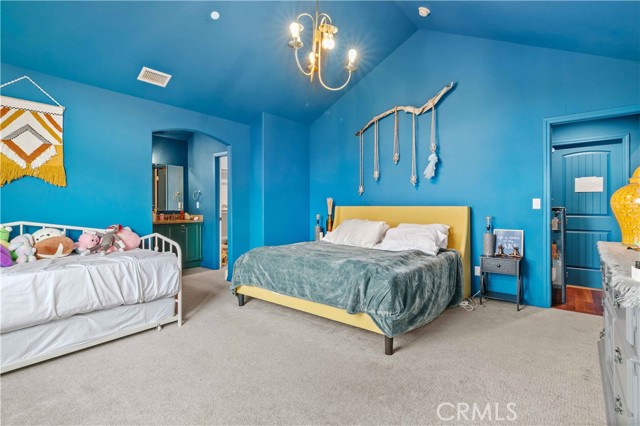 1253 Golden Rule, Lake Arrowhead CA: https://media.crmls.org/medias/8742b32f-d8b4-4582-99fd-e6a64fcb9b5a.jpg