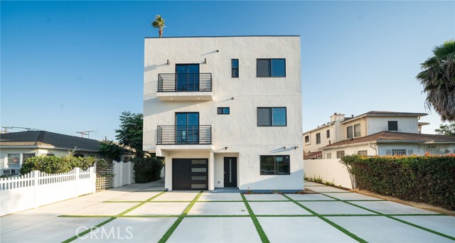 Detail Gallery Image 6 of 47 For 6082 W 18th St, Los Angeles,  CA 90035 - – Beds | – Baths