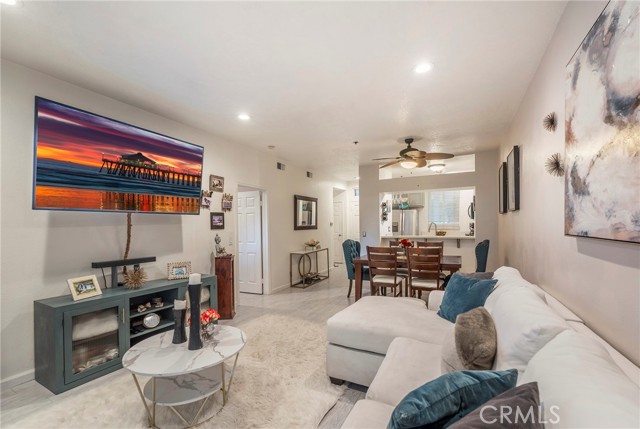 Detail Gallery Image 12 of 51 For 20371 Bluffside Cir #101,  Huntington Beach,  CA 92646 - 1 Beds | 1 Baths