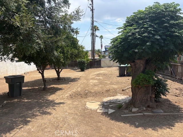 115 N Victoria Avenue, Corona CA: https://media.crmls.org/medias/87434464-791f-4f51-bdb4-afe1825239ea.jpg