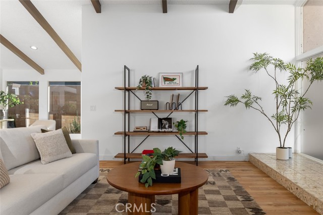 Detail Gallery Image 17 of 64 For 5360 E El Jardin St, Long Beach,  CA 90815 - 4 Beds | 3 Baths