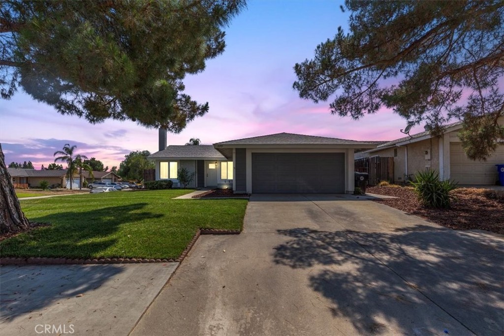 2205 Lake Forest Court