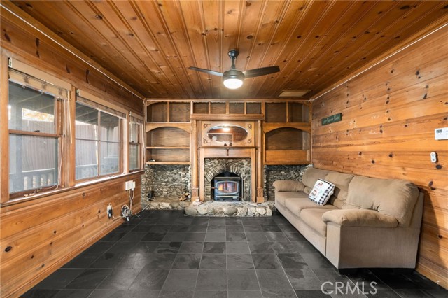 Detail Gallery Image 12 of 30 For 13993 Middle Fork Rd, Lytle Creek,  CA 92358 - 1 Beds | 1 Baths