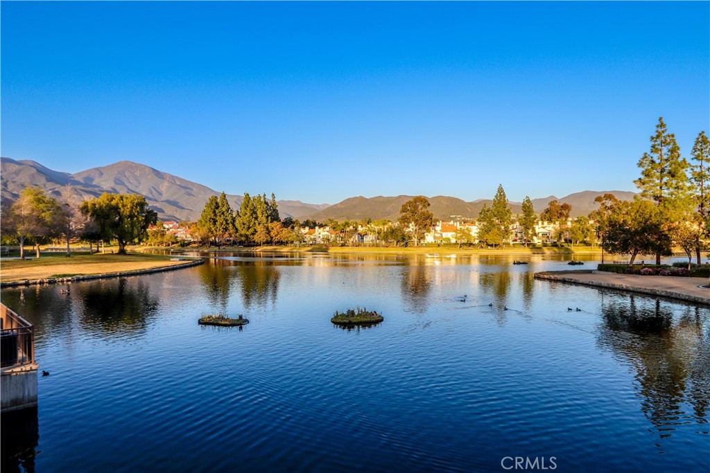 https://media.crmls.org/medias/87451bf5-28fb-4154-9ba8-8d92e4d2ed90.jpg?preset=X-Large