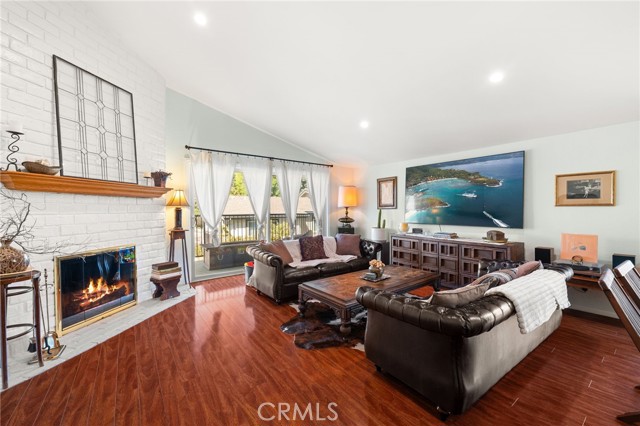 Detail Gallery Image 14 of 42 For 2411 E Greenview Dr, Glendora,  CA 91741 - 2 Beds | 2/1 Baths