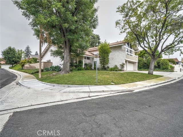 912 Brightstone Court, Westlake Village CA: https://media.crmls.org/medias/874602a1-3d2e-47be-bcce-ada884d0be85.jpg