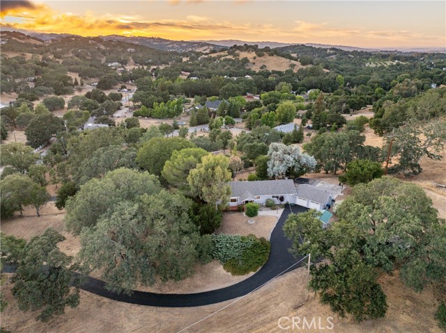 7025 San Gabriel Road, Atascadero CA: https://media.crmls.org/medias/87469039-6b46-40cc-a88c-4605524b188c.jpg