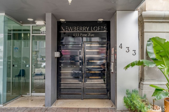 433 Pine Avenue, Long Beach CA: https://media.crmls.org/medias/8747058d-0741-4413-88d6-70e6f6c12749.jpg