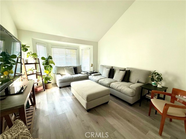 Detail Gallery Image 8 of 31 For 1641 Dimas Ct, Azusa,  CA 91702 - 2 Beds | 2/1 Baths