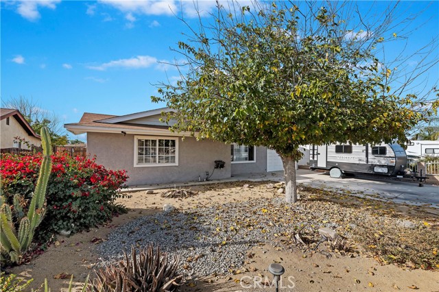 Detail Gallery Image 2 of 23 For 1029 S Thompson St, Hemet,  CA 92543 - 3 Beds | 2 Baths