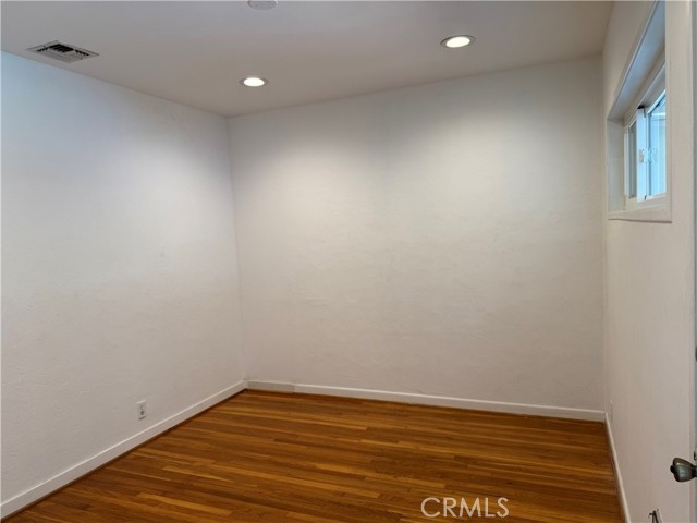 Detail Gallery Image 18 of 27 For 6534 Peach Ave, Van Nuys,  CA 91406 - 2 Beds | 2 Baths