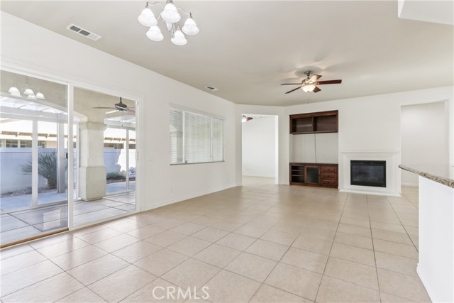 Detail Gallery Image 11 of 57 For 5036 Paseo Callado, Hemet,  CA 92545 - 3 Beds | 3 Baths