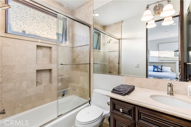 Detail Gallery Image 26 of 28 For 320 33rd, Manhattan Beach,  CA 90266 - 3 Beds | 4 Baths