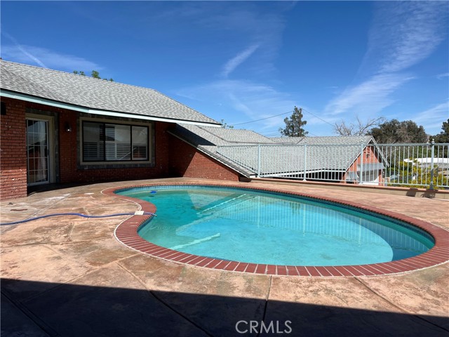 Detail Gallery Image 1 of 14 For 15492 Lenca Rd, Apple Valley,  CA 92307 - 5 Beds | 4/1 Baths