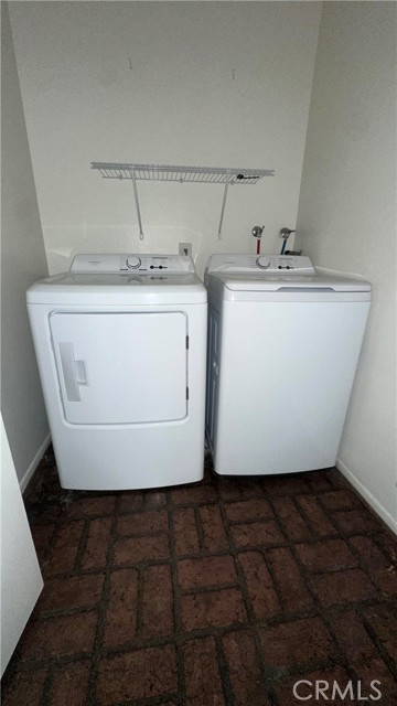 Detail Gallery Image 13 of 17 For 10506 Sunland Blvd #6,  Sunland,  CA 91040 - 2 Beds | 2 Baths