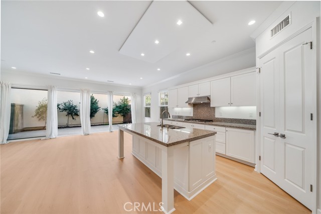 Detail Gallery Image 4 of 35 For 64 Meander, Irvine,  CA 92620 - 3 Beds | 2/1 Baths