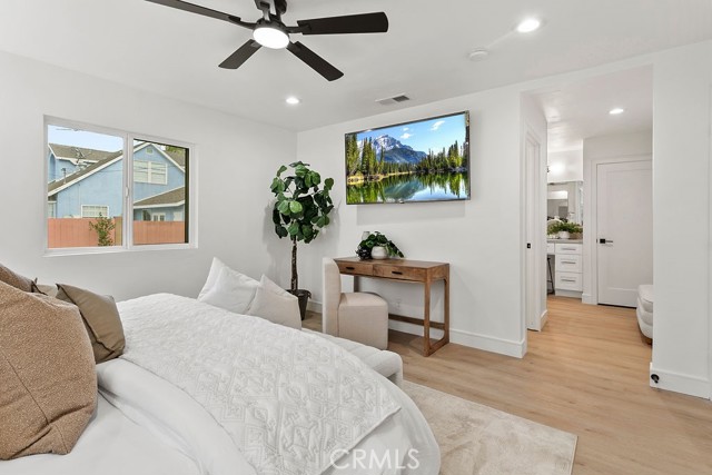 Detail Gallery Image 14 of 45 For 6091 Navajo, Westminster,  CA 92683 - 6 Beds | 5 Baths