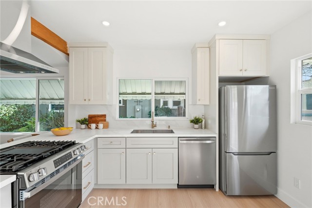 Detail Gallery Image 18 of 58 For 829 N Valley, Burbank,  CA 91505 - 2 Beds | 2 Baths