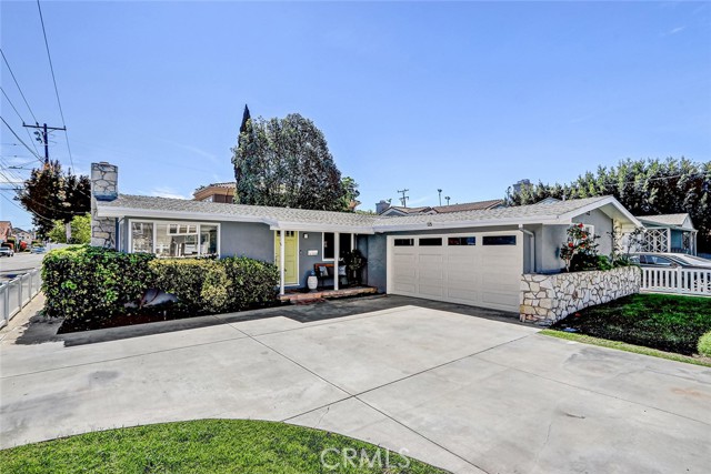 Detail Gallery Image 3 of 40 For 2230 Curtis, Redondo Beach,  CA 90278 - 3 Beds | 2 Baths