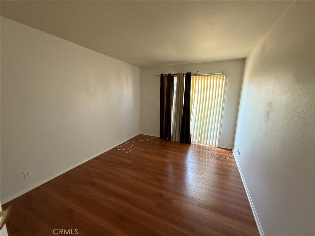https://media.crmls.org/medias/874cd211-1c79-4d7a-81a5-e4ed3049f0b5.jpg?preset=X-Large