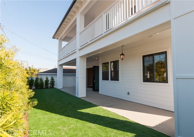 1401 Lynngrove Drive, Manhattan Beach, California 90266, 5 Bedrooms Bedrooms, ,5 BathroomsBathrooms,Residential,Sold,Lynngrove,SB17035435