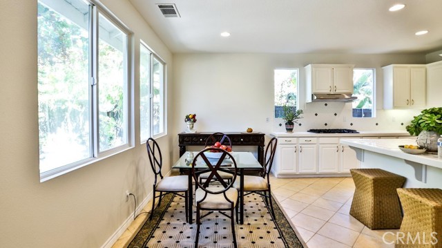 Detail Gallery Image 24 of 57 For 21817 Charlotte Ct, Canoga Park,  CA 91304 - 5 Beds | 2/1 Baths