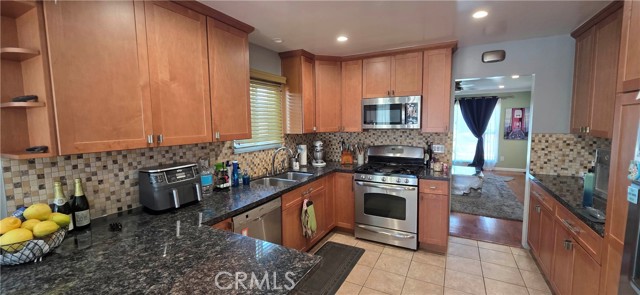 Detail Gallery Image 14 of 26 For 4870 W 130th St, Hawthorne,  CA 90250 - 3 Beds | 2 Baths
