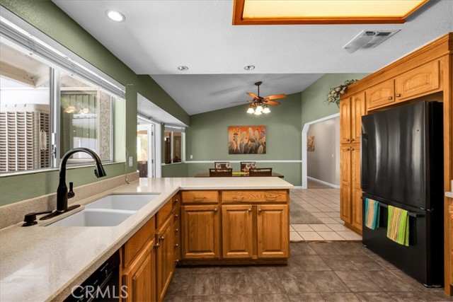 57856 El Dorado Drive, Yucca Valley CA: https://media.crmls.org/medias/874e0df0-7310-44e2-8837-c35a31ef985f.jpg