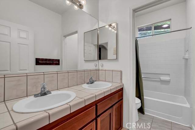 1774 Homestead Way, Lemoore CA: https://media.crmls.org/medias/874edf5a-1955-41af-a6f7-30de877623e6.jpg