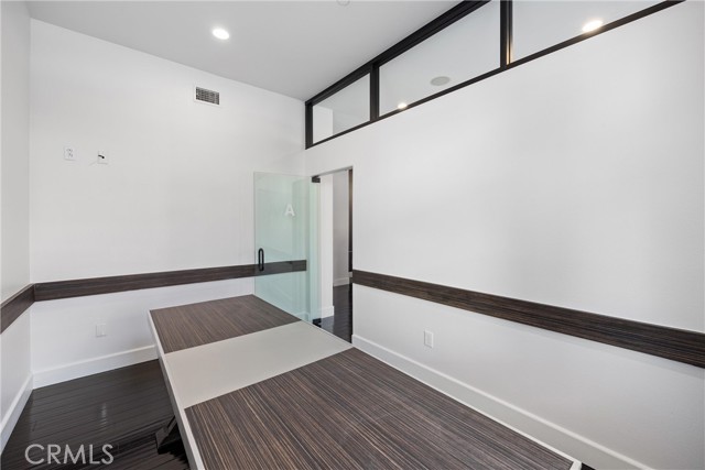 Detail Gallery Image 20 of 45 For 190 W 3rd St, Santa Ana,  CA 92701 - 3 Beds | 2/1 Baths