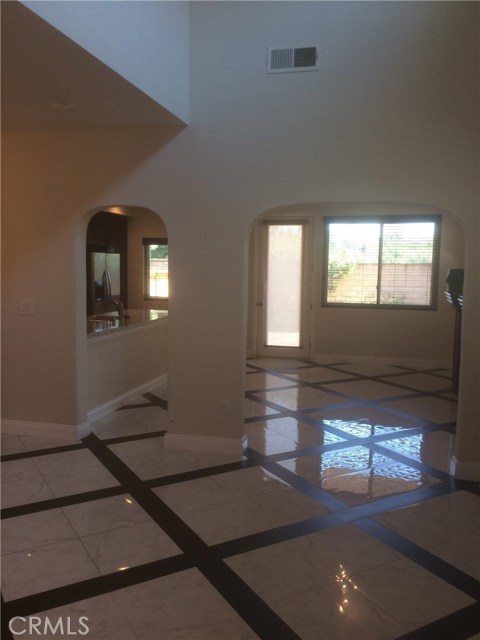 Detail Gallery Image 6 of 28 For 2091 Lake Shore Dr #B,  Chino Hills,  CA 91709 - 3 Beds | 2/1 Baths