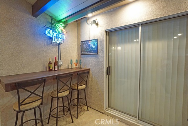 328 Manzanita Court, Ontario CA: https://media.crmls.org/medias/8751b1ea-f6eb-4fb7-bc61-012b2f46ecf4.jpg