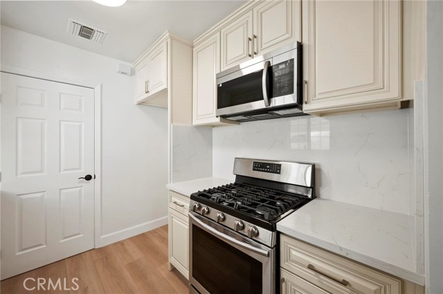 13358 Blythe Street, North Hollywood CA: https://media.crmls.org/medias/87521c4a-4ef5-40bd-a9f8-28582385cb46.jpg