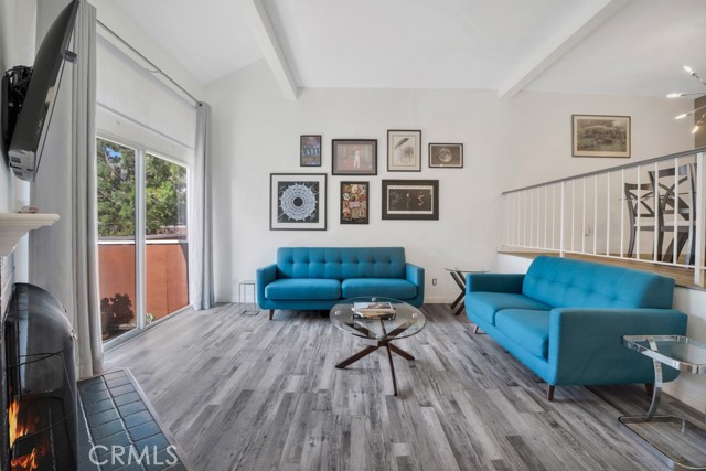 Detail Gallery Image 8 of 34 For 19431 Sherman Way #10,  Reseda,  CA 91335 - 2 Beds | 2/1 Baths