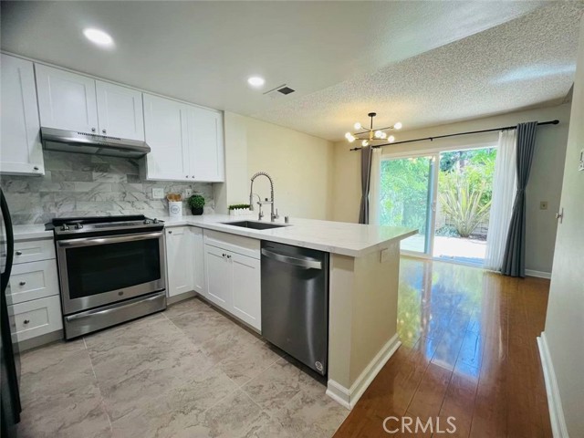 267 Stanford Court, Irvine CA: https://media.crmls.org/medias/87545125-f534-445a-9c3b-32f5bc02800f.jpg