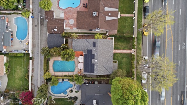 Detail Gallery Image 27 of 35 For 5232 Woodman Ave, Sherman Oaks,  CA 91401 - 3 Beds | 2 Baths