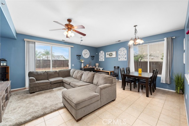 809 Early Dawn Way, San Jacinto CA: https://media.crmls.org/medias/875473bb-ff10-4783-9bde-96fc77fa0350.jpg