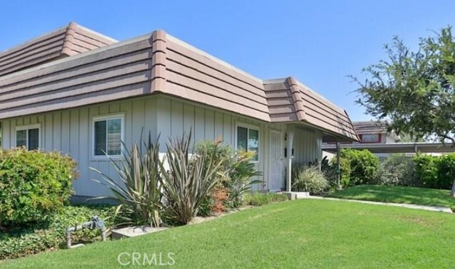 Detail Gallery Image 2 of 18 For 4773 Larwin, Cypress,  CA 90630 - 2 Beds | 1 Baths