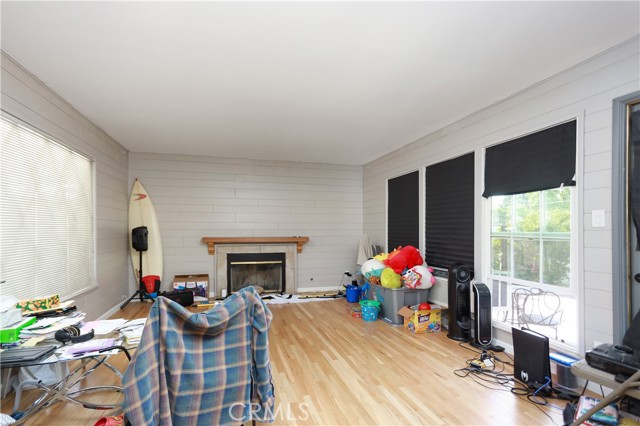 17062 San Fernando Mission Boulevard, Granada Hills CA: https://media.crmls.org/medias/8754c385-0f09-4257-8c5d-4b78f9001b97.jpg