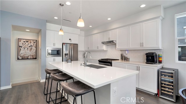 125 Allusion, Irvine CA: https://media.crmls.org/medias/8754e185-e0e5-4e0d-8876-c8611b04064b.jpg