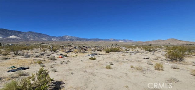 Detail Gallery Image 4 of 9 For 800 Visalia Ave, Lucerne Valley,  CA 92356 - – Beds | – Baths