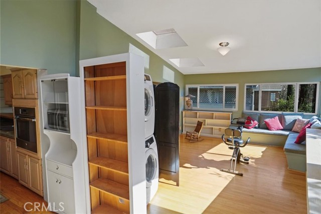 Detail Gallery Image 13 of 22 For 1548 Riverside #G,  Glendale,  CA 91201 - 2 Beds | 2 Baths